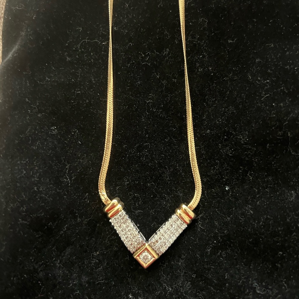 Elegant 14 karat, yellow and white gold diamond necklace
